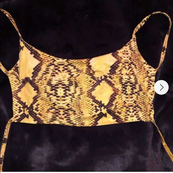 PLT Yellow Snake Printed Strappy Crop Top backless - Picture 6 of 6
